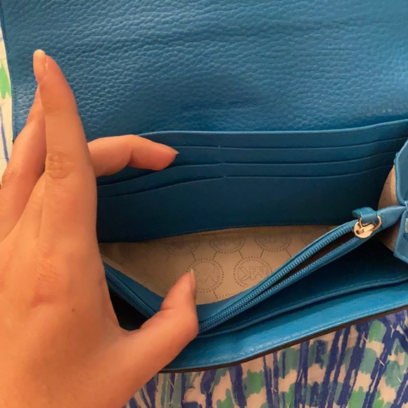 Blue Michael Kors continental wallet - Picture 7 of 7